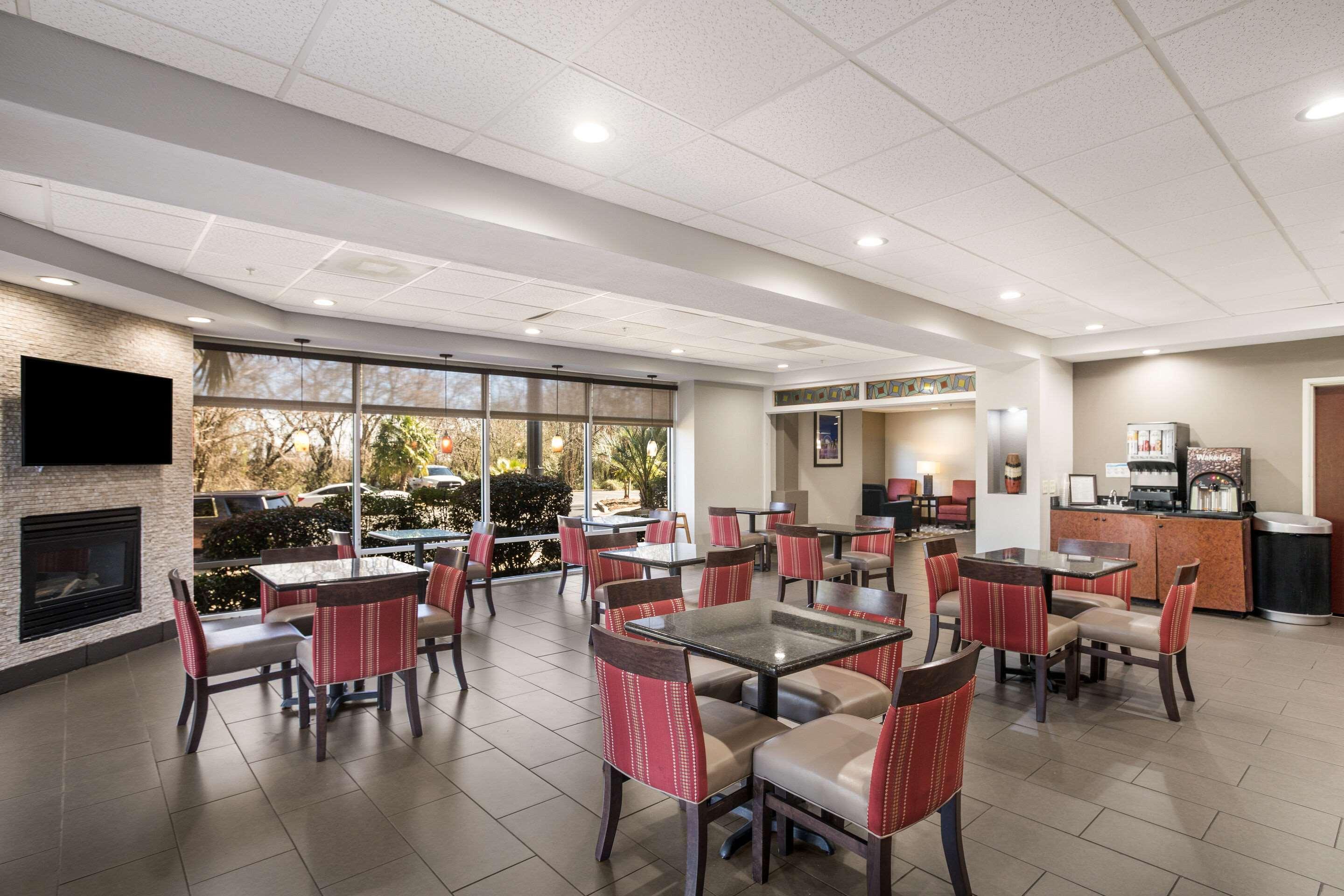 Comfort Suites Forsyth Near I-75 Εξωτερικό φωτογραφία